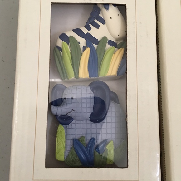 🎉Host Pick🎉 Zoo Animal Drawer Knob Set - New in box - Picture 2 of 3